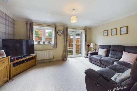 6 Hancock Close, Aylesbury, HP21 9AU