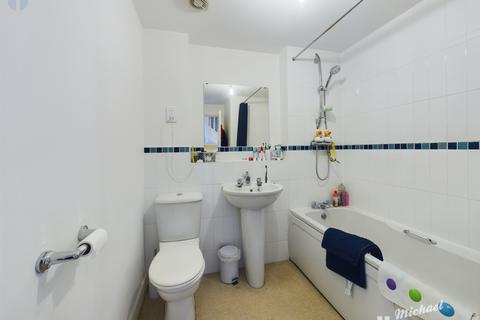 6 Hancock Close, Aylesbury, HP21 9AU