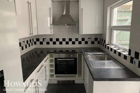 3 bedroom end of terrace house to rent, Ordnance Road, Great yarmouth