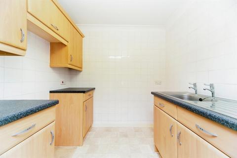 1 bedroom retirement property to rent, 15 Liege House, Manorside Close CH49