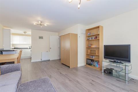 1 bedroom flat for sale, Gardner Court, Crayford Way, Crayford, Kent