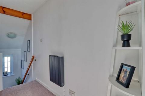 25 Camellia Crescent, Clacton-on-sea, CO16 7EU