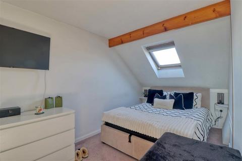 25 Camellia Crescent, Clacton-on-sea, CO16 7EU