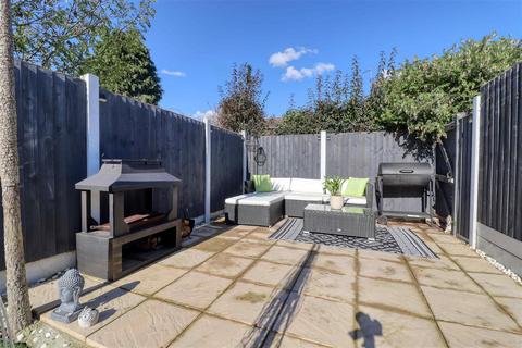 25 Camellia Crescent, Clacton-on-sea, CO16 7EU