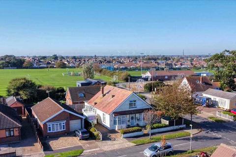 4 bedroom detached house for sale, Holland on Sea, Holland on Sea CO15