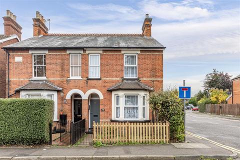 3 bedroom house for sale, Guildford Road, Chertsey