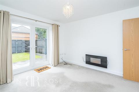15 Centurion Way, Farington, Leyland, PR25 3BF