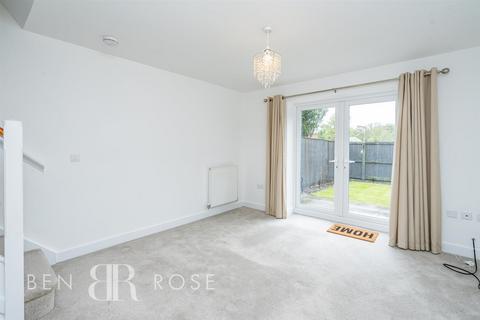 15 Centurion Way, Farington, Leyland, PR25 3BF