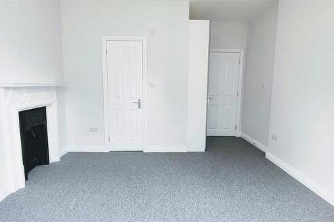 2 bedroom flat to rent, Crabton Close Road, Boscombe, Bournemouth