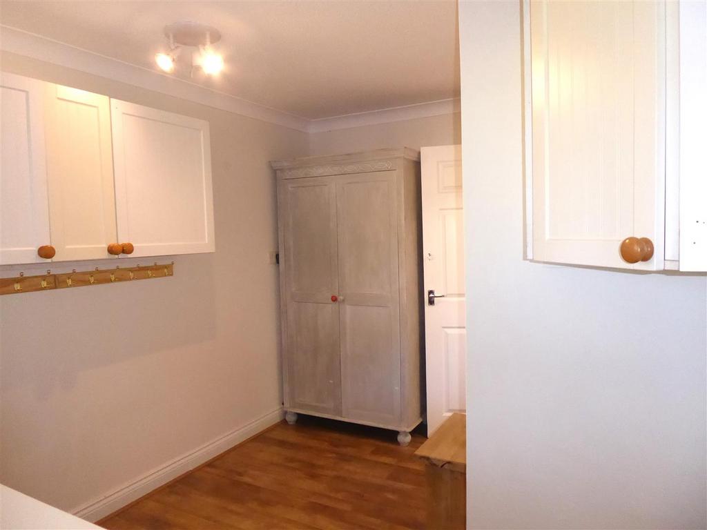 Utility Room 2.JPG