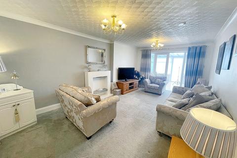 2 bedroom semi-detached bungalow for sale, Middle Green, West Monkseaton, Whitley Bay, Tyne and Wear, NE25 9SF