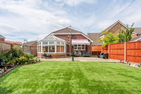 4 bedroom detached bungalow for sale, Hollowell Close, Oulton