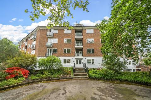 Flat 15, Cameron Court Princes Way, London, SW19 6QY