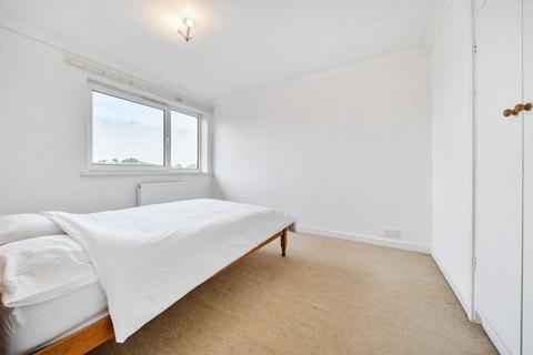 Flat 15, Cameron Court Princes Way, London, SW19 6QY