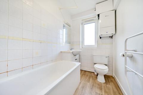 Flat 15, Cameron Court Princes Way, London, SW19 6QY