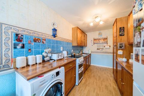 2 bedroom maisonette for sale, Don Phelan Close, London