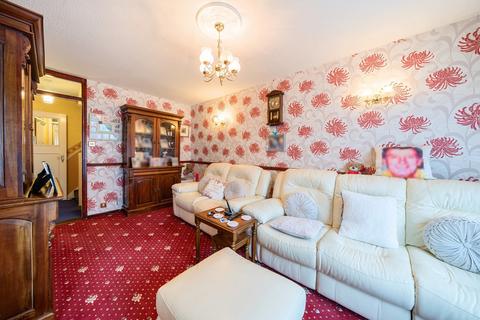 2 bedroom maisonette for sale, Don Phelan Close, London