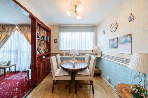 2 bedroom maisonette for sale, Don Phelan Close, London