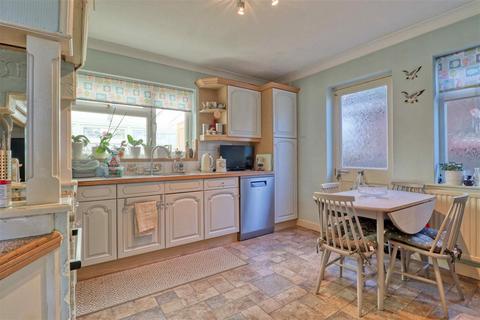 4 bedroom detached house for sale, East Clacton CO15