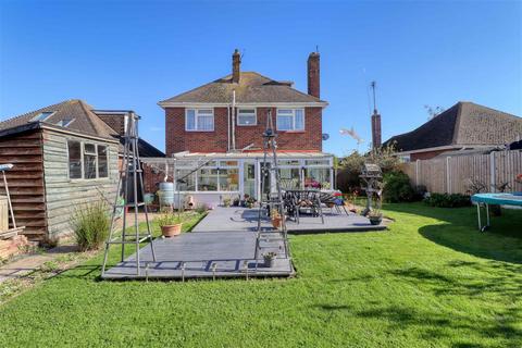 4 bedroom detached house for sale, East Clacton CO15