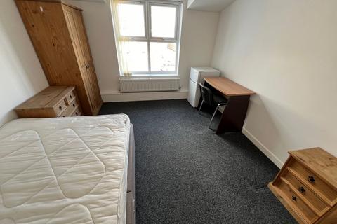 4 bedroom flat to rent, Swansea SA1