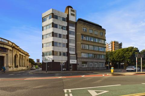 2 bedroom flat for sale, Kings Road, Southsea PO5