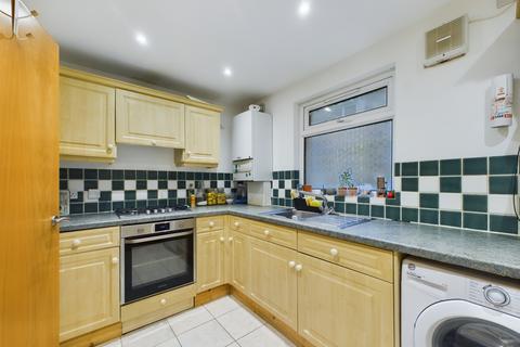 2 bedroom flat for sale, Kings Road, Southsea PO5