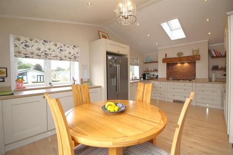 2 bedroom park home for sale, Yarwell Mill, Yarwell, Peterborough