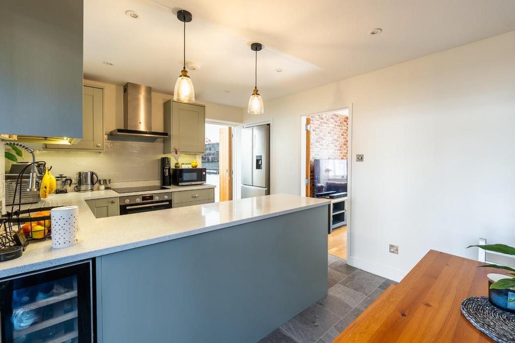 Re fitted kitchen/dining room