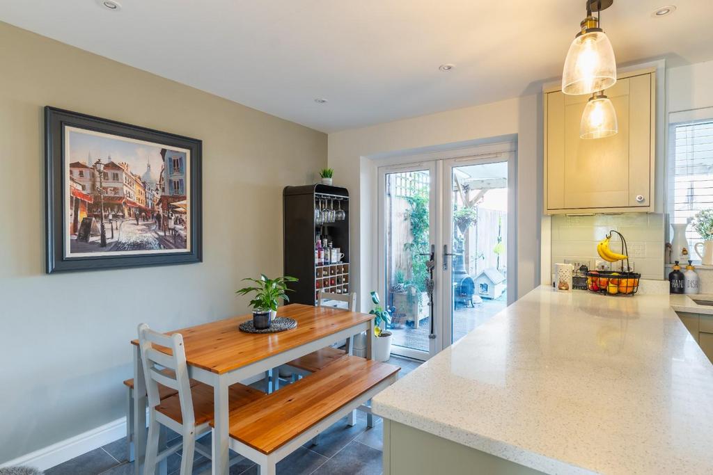 Re fitted kitchen/dining room