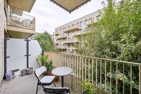 1 bedroom flat to rent, Munster Court, Acton, London, W3