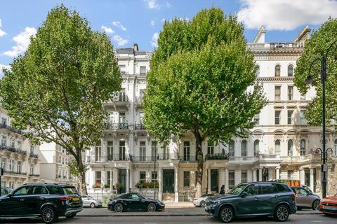 2 bedroom flat to rent, Queen's Gate, London SW7