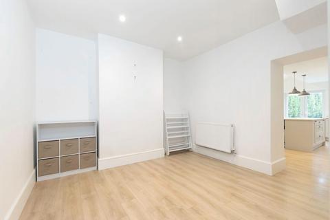 16 Alstone Croft, Cheltenham, GL51 8HA