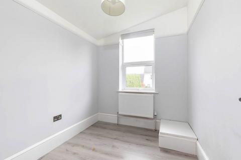 16 Alstone Croft, Cheltenham, GL51 8HA