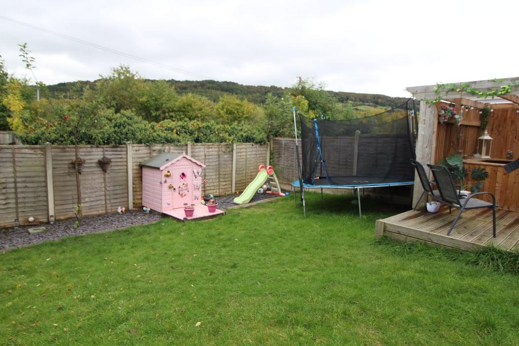 Kings Road, Cross Flatts, Bingley, BD16 2 bed end of terrace house for