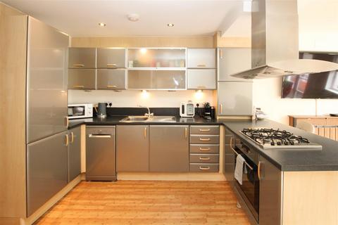 2 bedroom apartment for sale, Hart Street, Brentwood