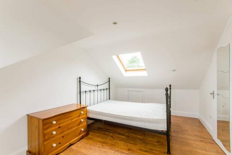 3 bedroom flat to rent, Norfolk Road, Walthamstow, London, E17