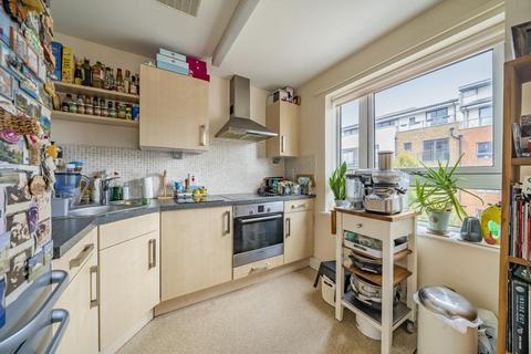 1 bedroom flat for sale, Oakwood Close, Hither Green