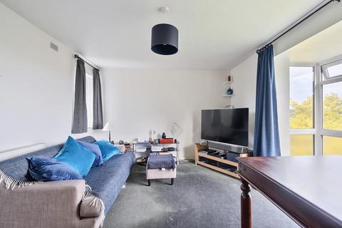 2 bedroom flat for sale, Lancaster Road, London