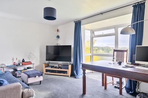 2 bedroom flat for sale, Lancaster Road, London