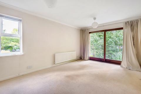 2 bedroom apartment to rent, Brackley Road Beckenham BR3