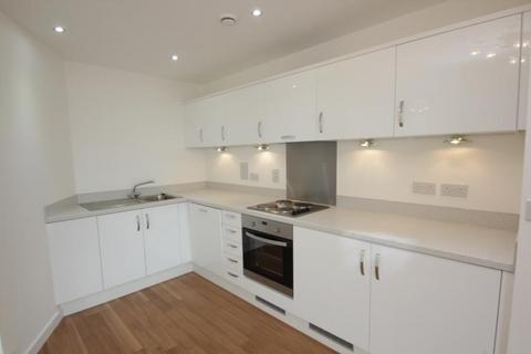 2 bedroom apartment to rent, Guildford Road, Woking GU22