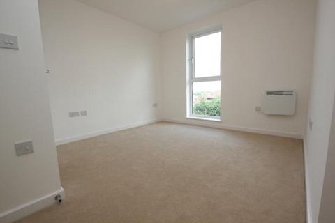 2 bedroom apartment to rent, Guildford Road, Woking GU22