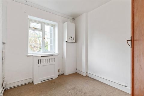 3 bedroom flat for sale, Streatham High Road, London, SW16