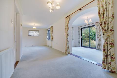 17 Henniker Gate, Chelmsford, CM2 6QH