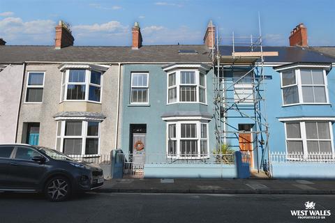 4 bedroom terraced house for sale, Hawkstone Road, Pembroke Dock