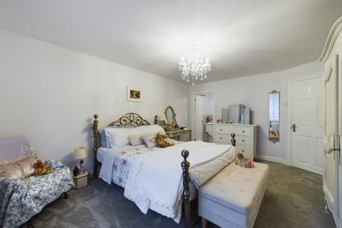 22 Cameron Close, Daventry, NN11 9HX