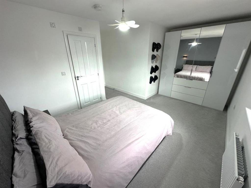 Master Bedroom.jpg