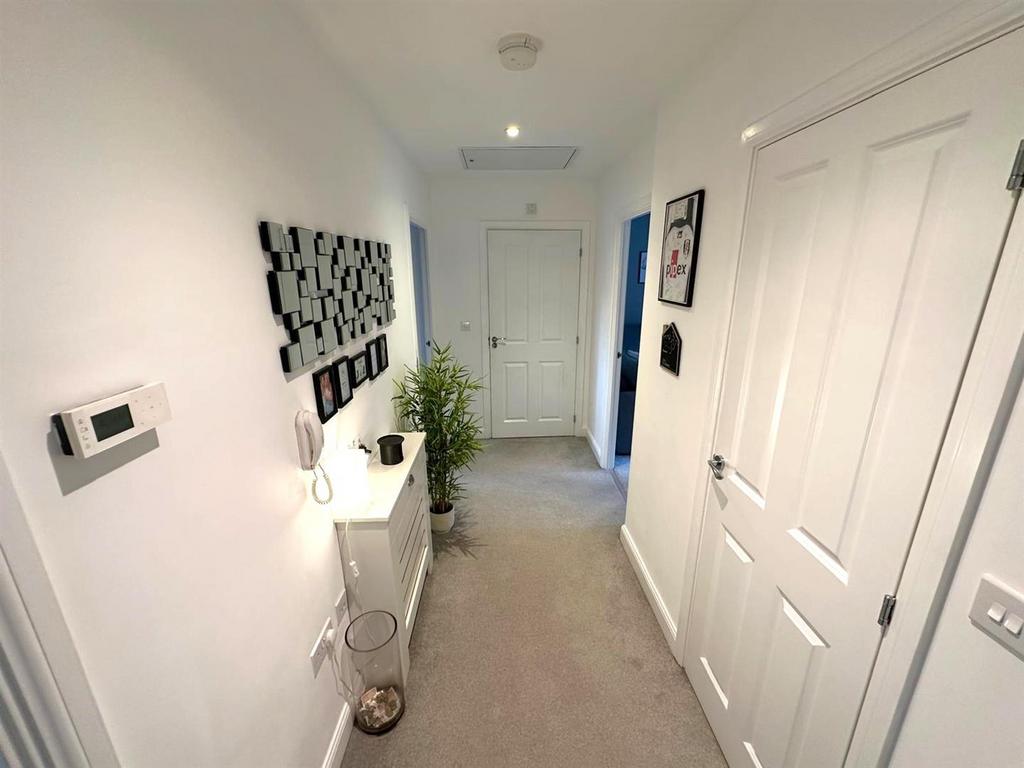 Hallway.jpg