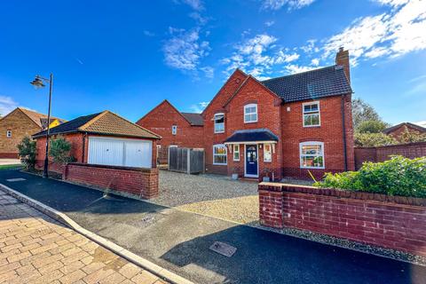 4 bedroom detached house for sale, Barbers Mead, Taunton, Somerset, TA2 8PY